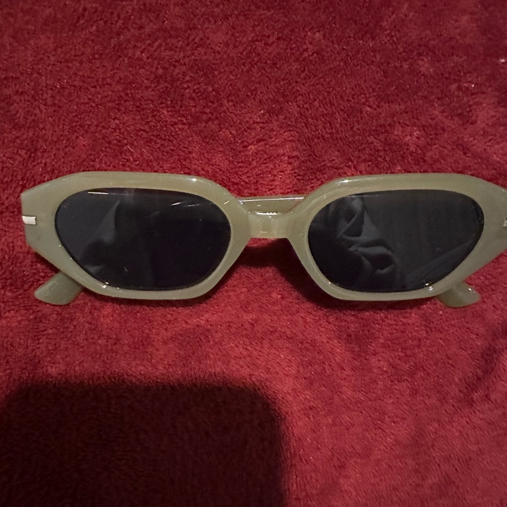 Stylish Tan Sunglasses